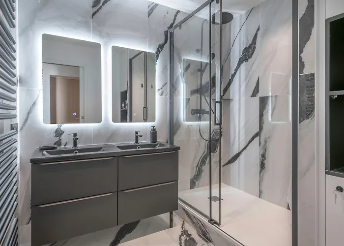 De Standing En Front De Mer, Pour 4 *