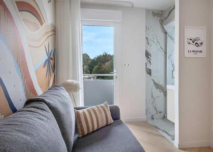 Apartment De Standing En Front De Mer, Pour 4 *